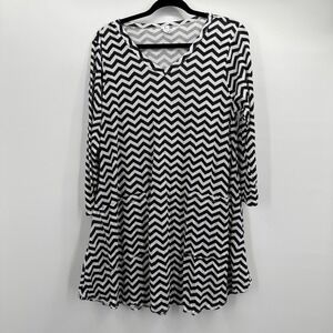 Lulu B Dress Womens Small Black White Chevron Crinkle Resort UPF Swing‎ Trapeze